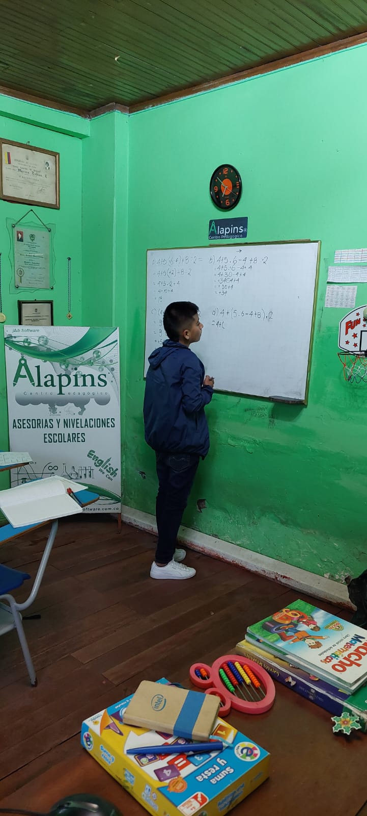 Copyright© 2023, Estudiantes Alapins® Centro Pedagógico.